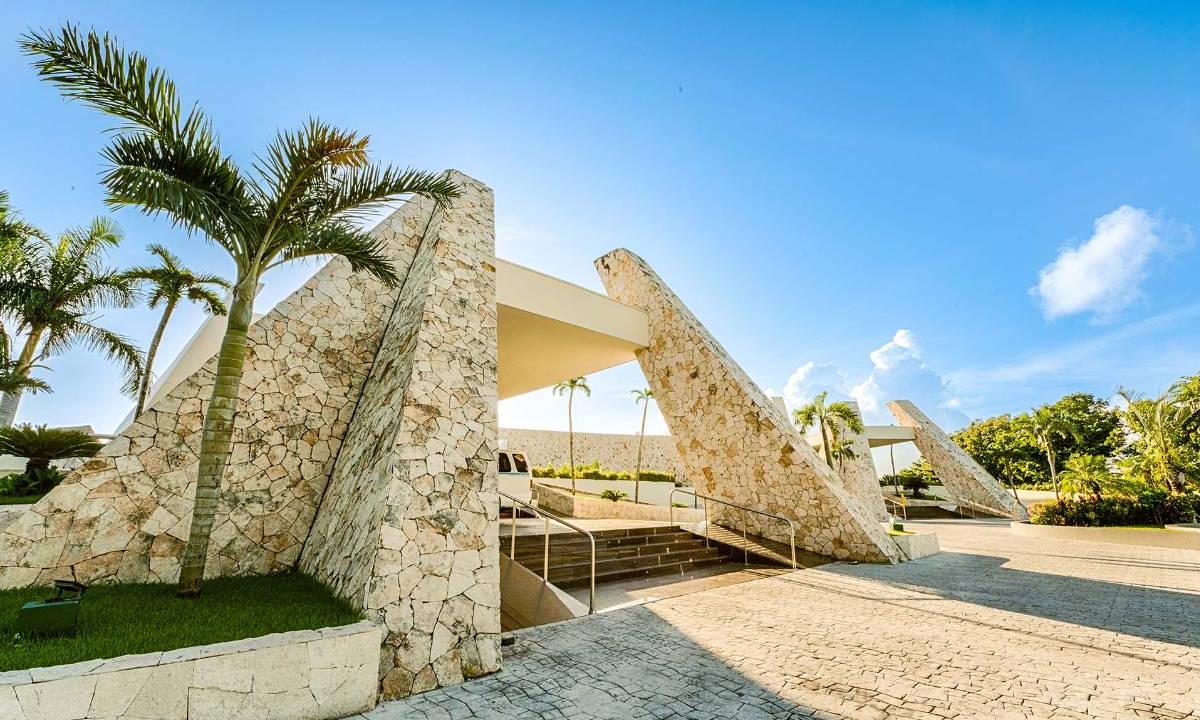 Entrada Grand Sirenis Riviera Maya Resorts & Spa Tulum Entrada Grand Sirenis Riviera Maya Resorts & Spa Tulum